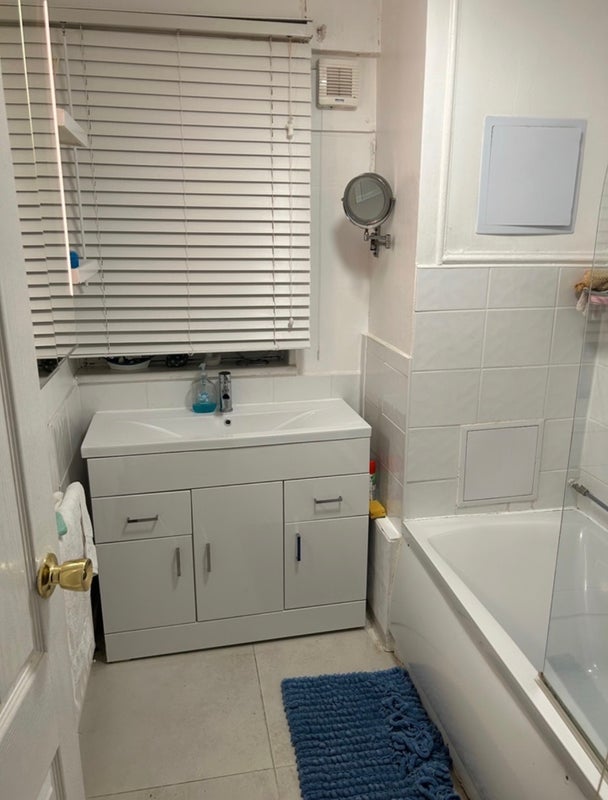 Room Studley Road in Greater London