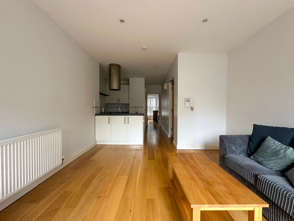 Flat St Barnabas Road in Cambridge
