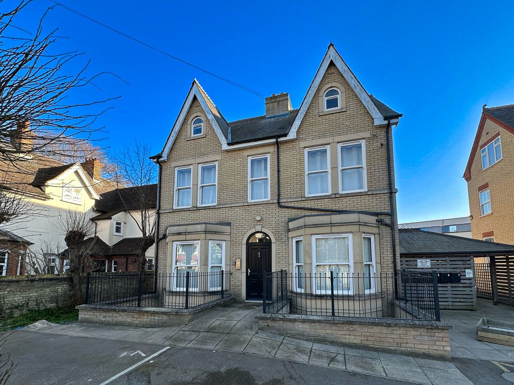 Flat St Barnabas Road in Cambridge
