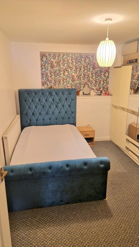 Room Courtland Terrace in Merthyr Tydfil