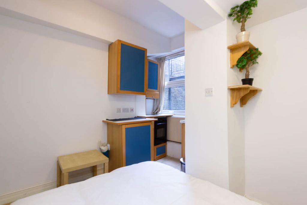 Flat West Cromwell Road in Greater London