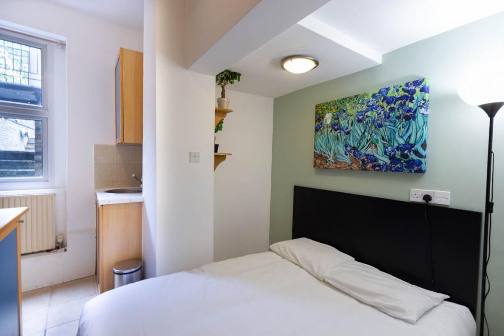 Flat West Cromwell Road in Greater London