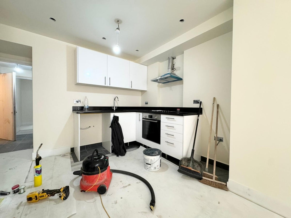 Flat Crouch Hill in Greater London