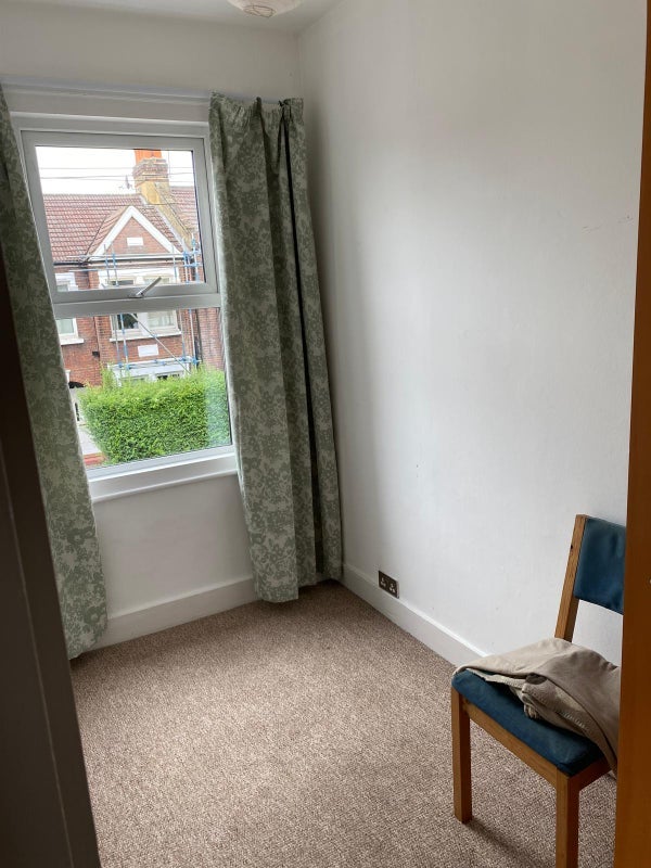 Room Sellincourt Road in Greater London