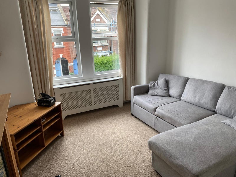 Room Sellincourt Road in Greater London