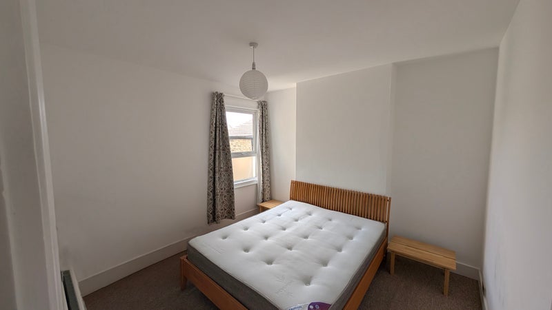 Room Sellincourt Road in Greater London