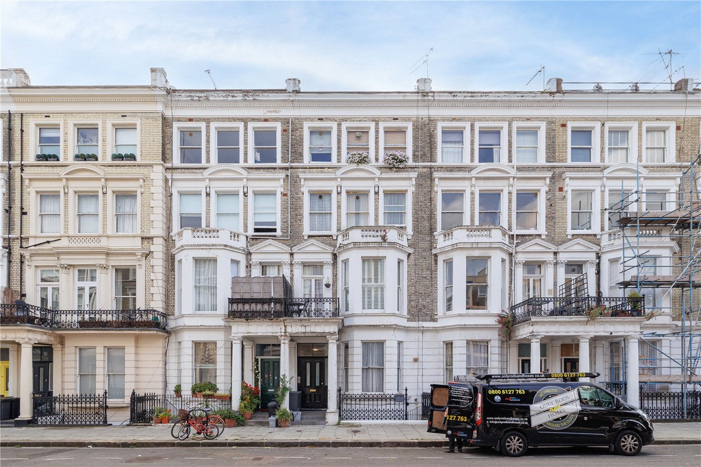 Flat Castletown Road in Greater London