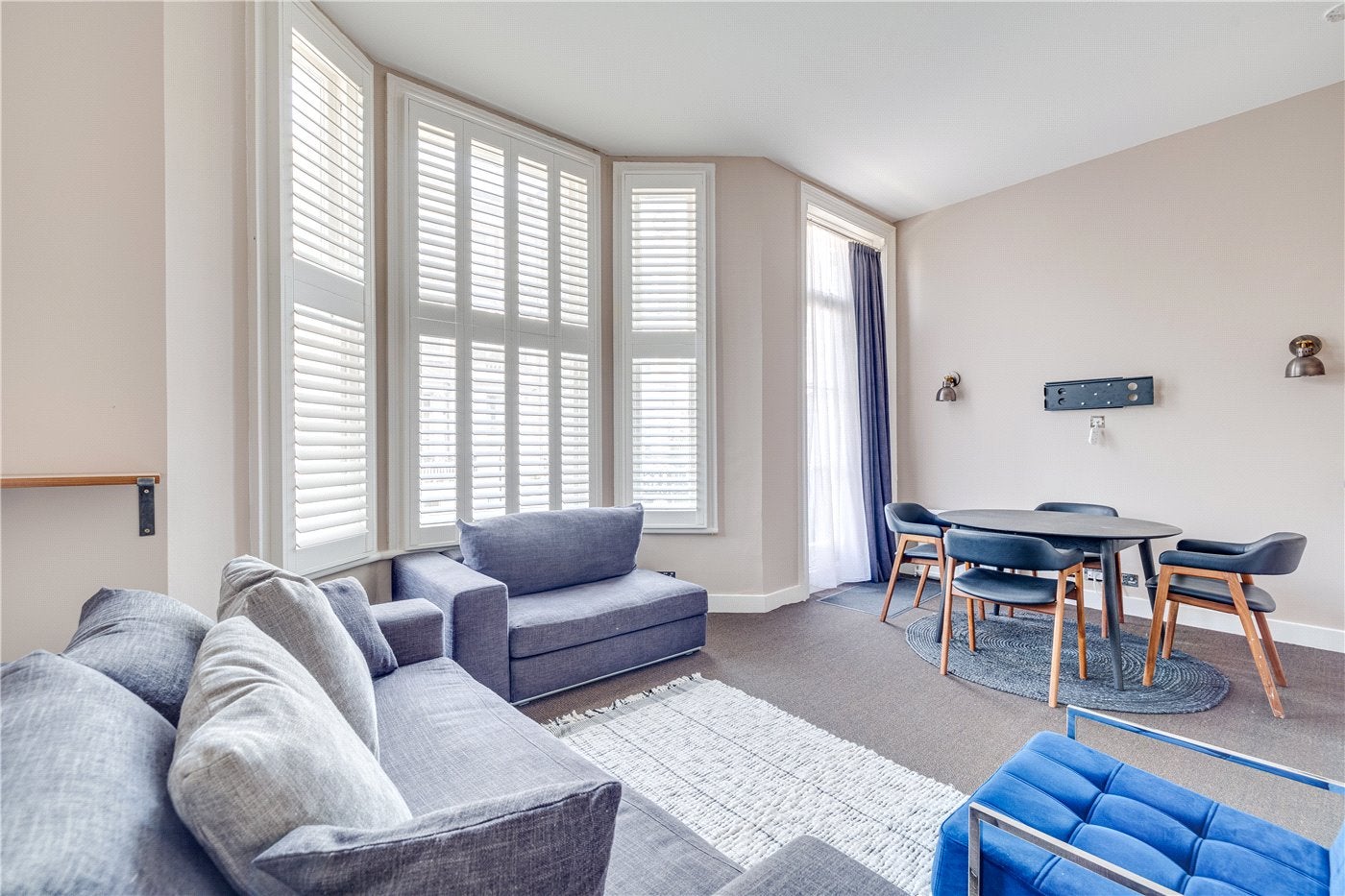 Flat Castletown Road in Greater London