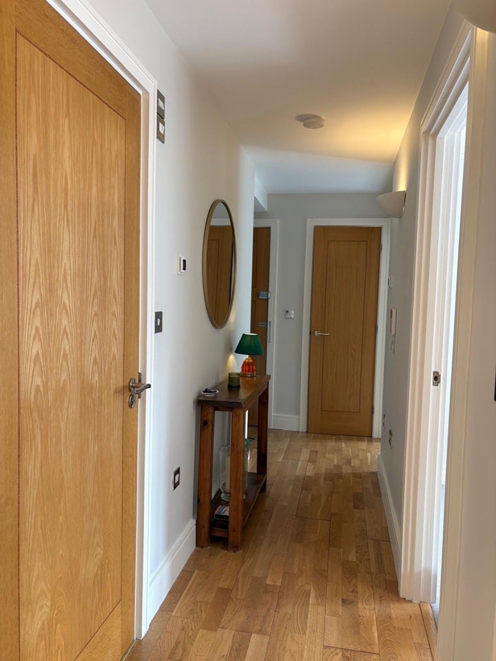 Flat Norwood Road in Greater London