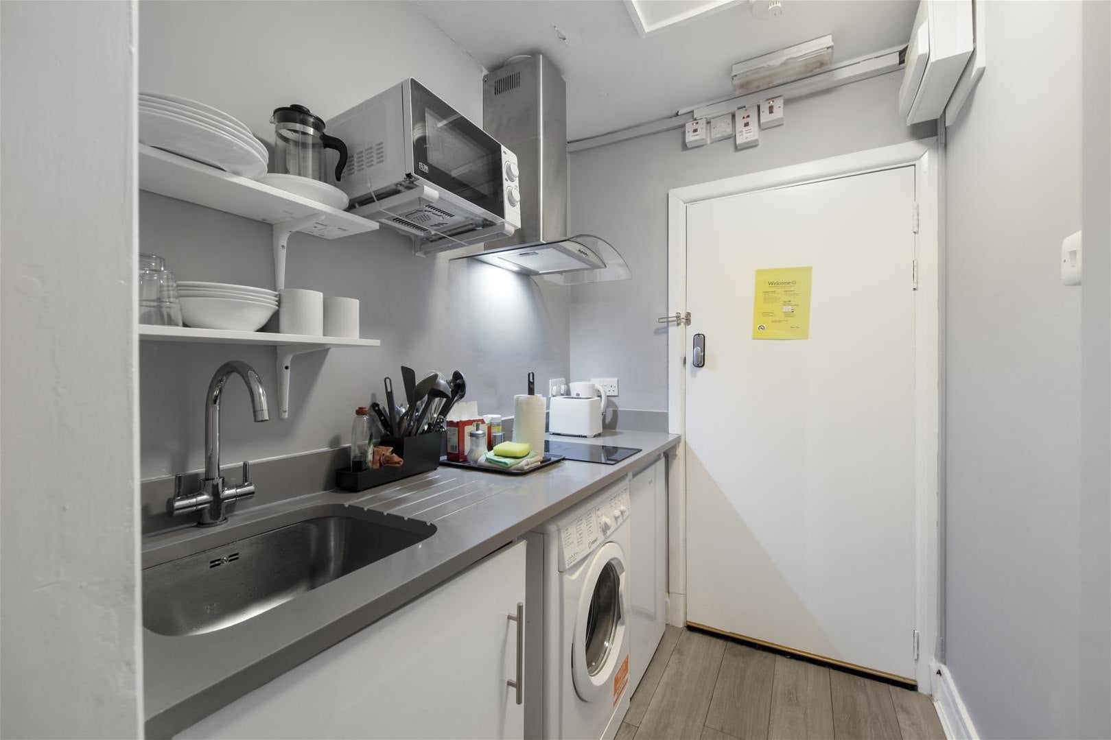 Flat Chamberlayne Road in Greater London