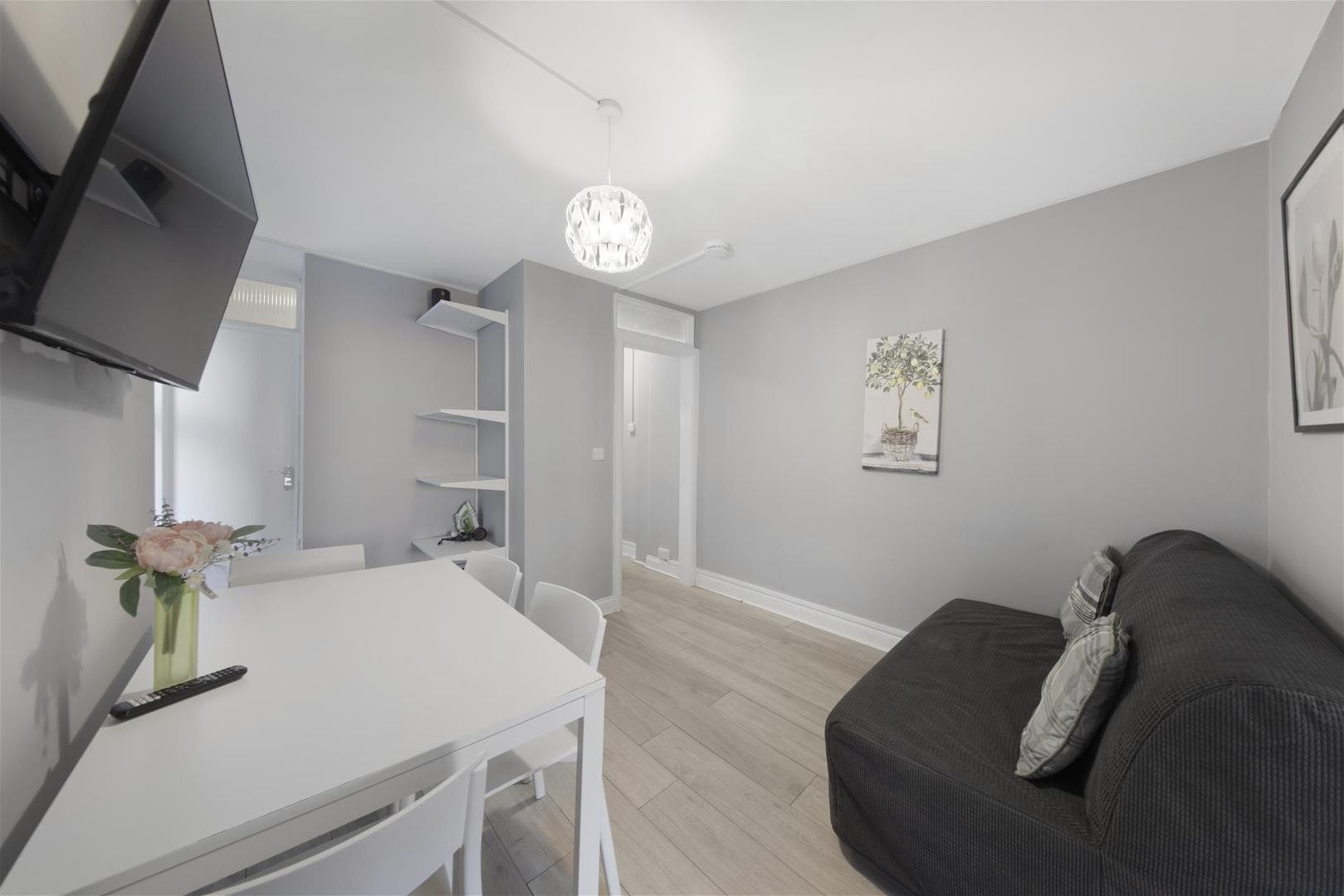 Flat Chamberlayne Road in Greater London