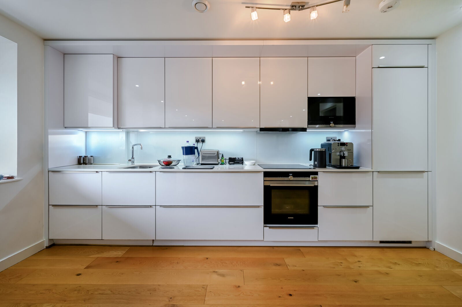 Flat Carlton Drive in Greater London