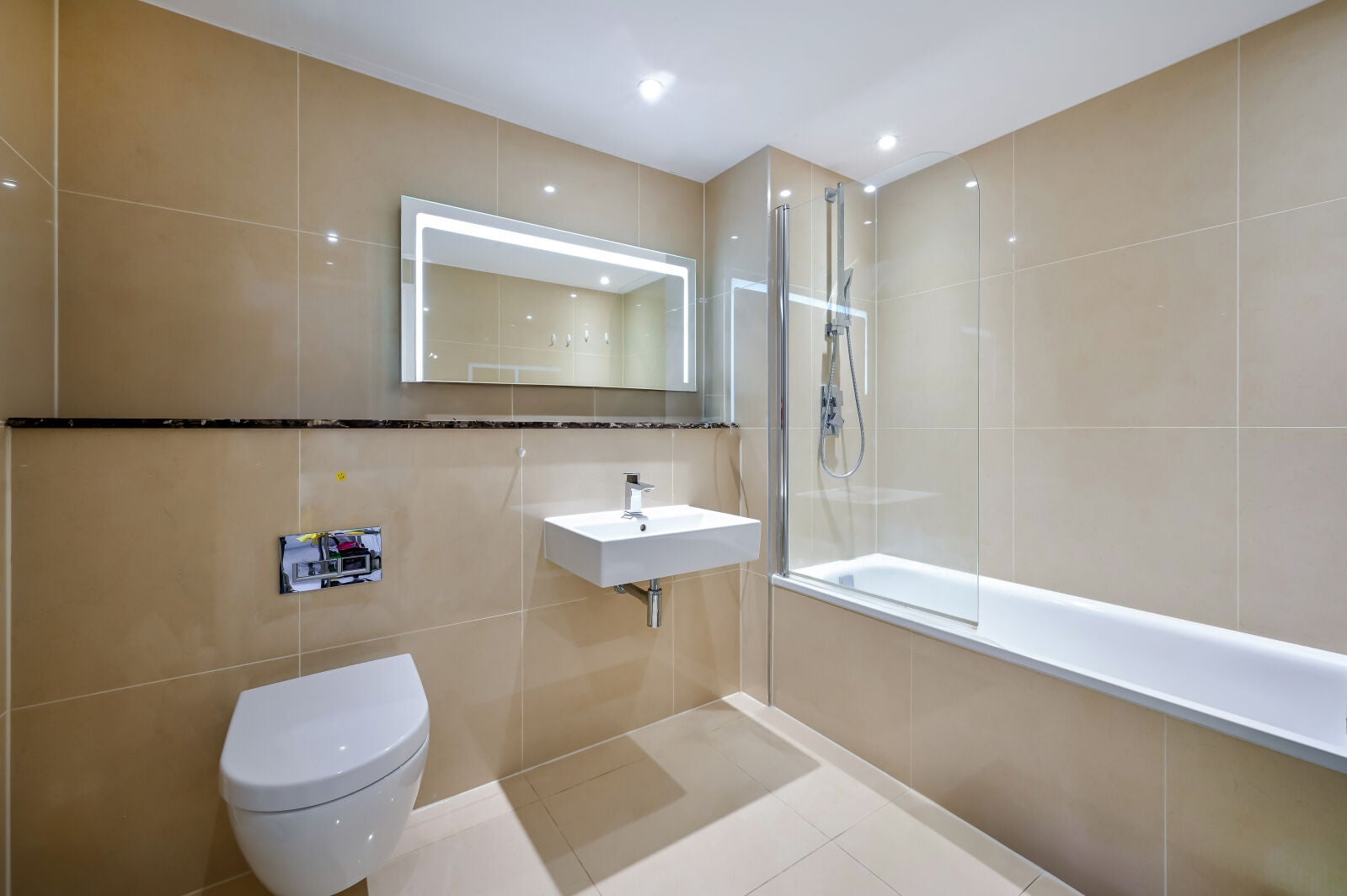 Flat Carlton Drive in Greater London