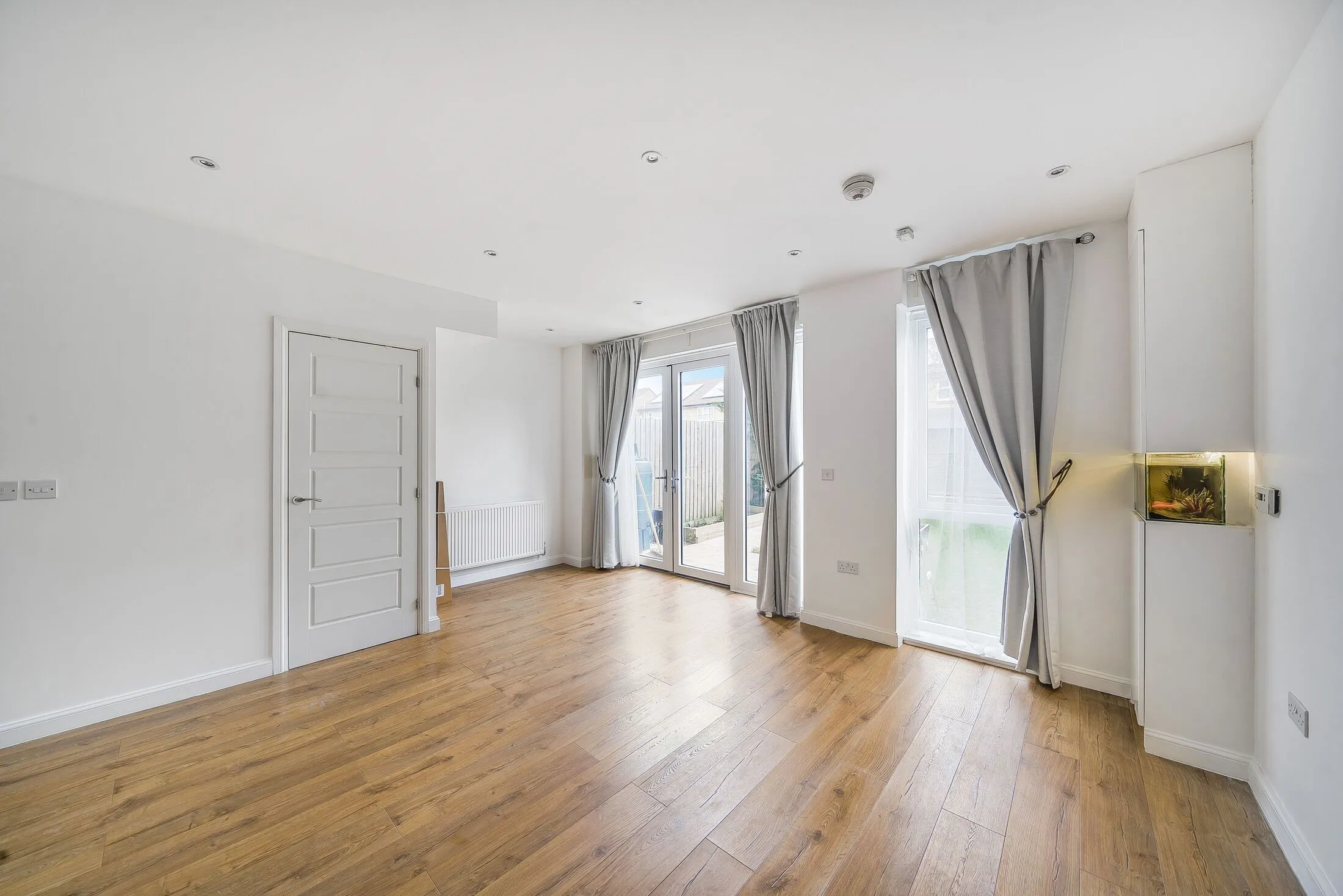 House Rowen Avenue in Greater London