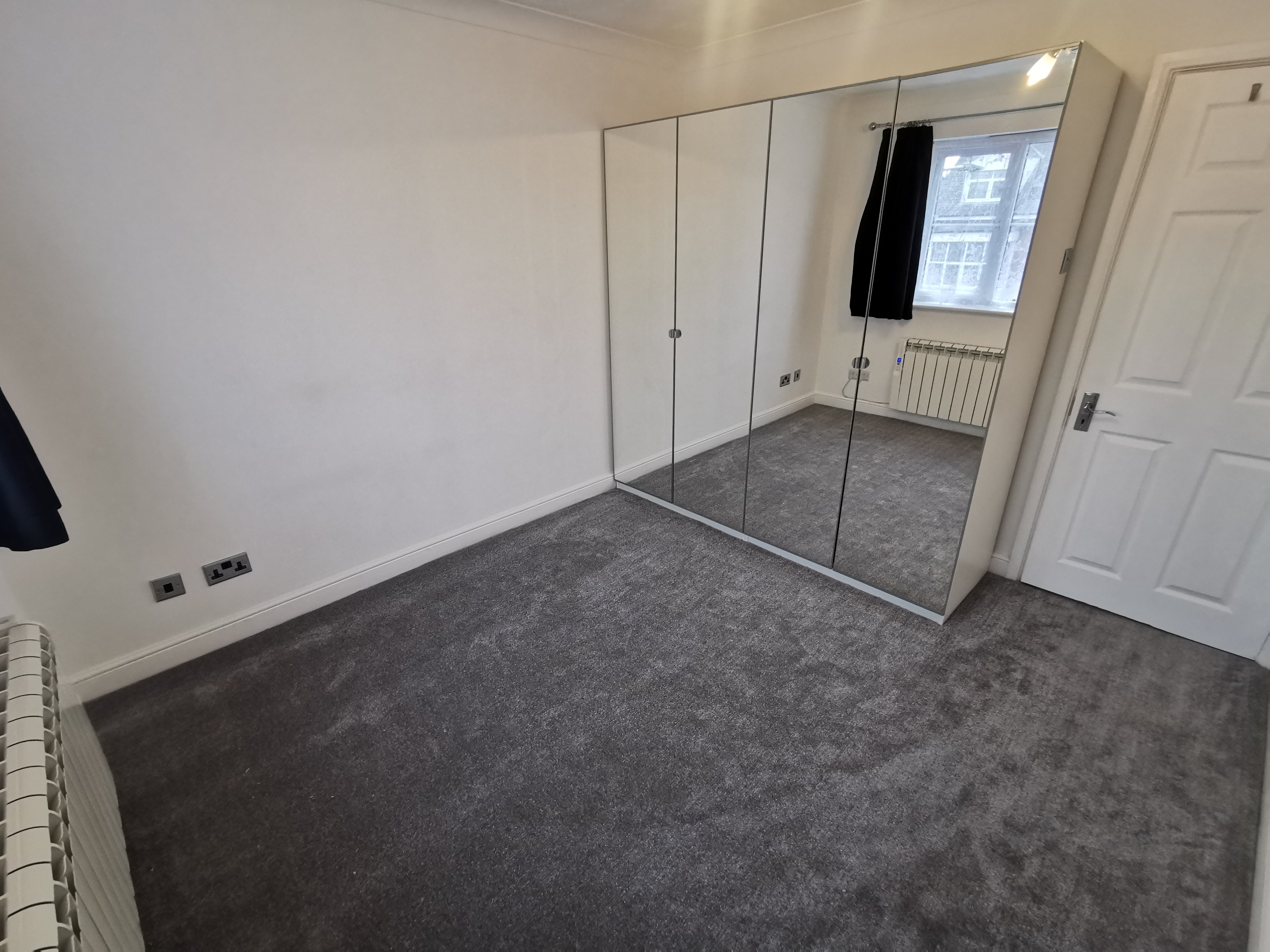 Flat Linkway Gardens in Leicester