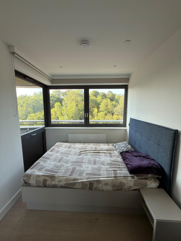Room High Road Wembley in Greater London