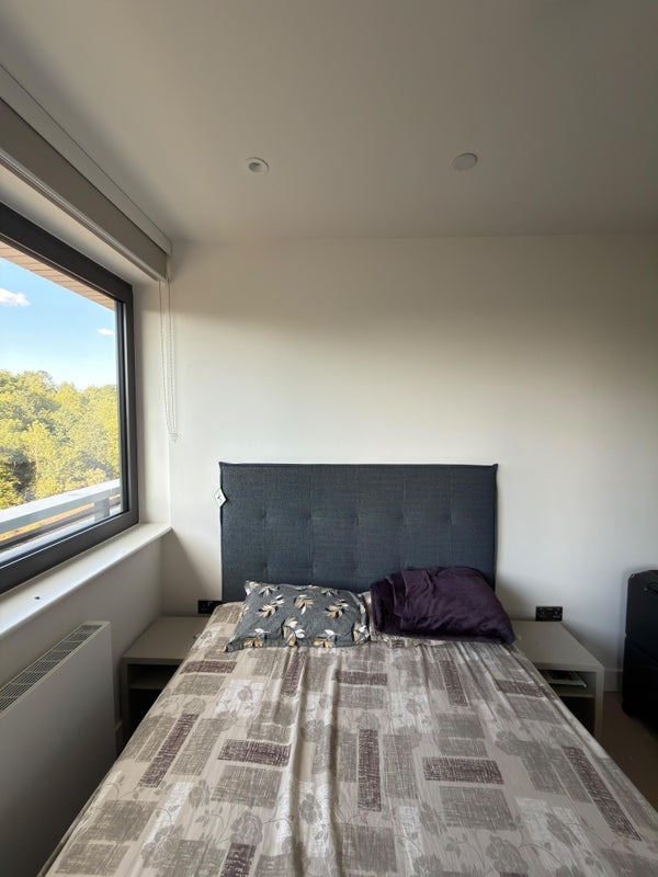 Room High Road Wembley in Greater London