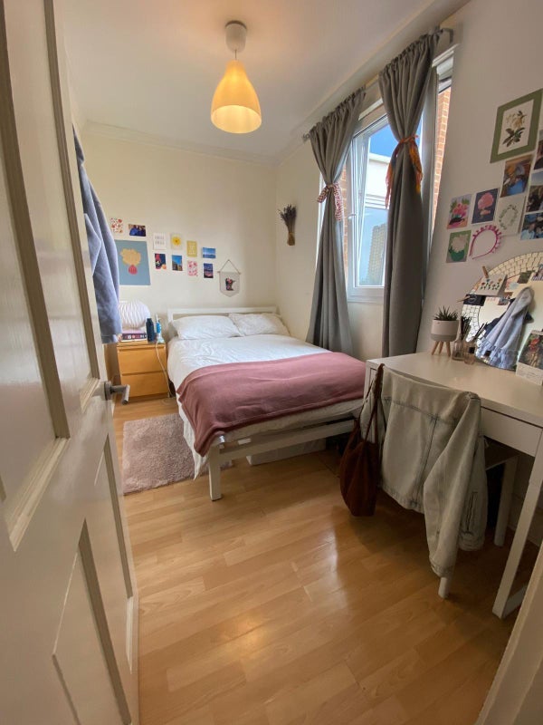 Room Roman Road in Greater London
