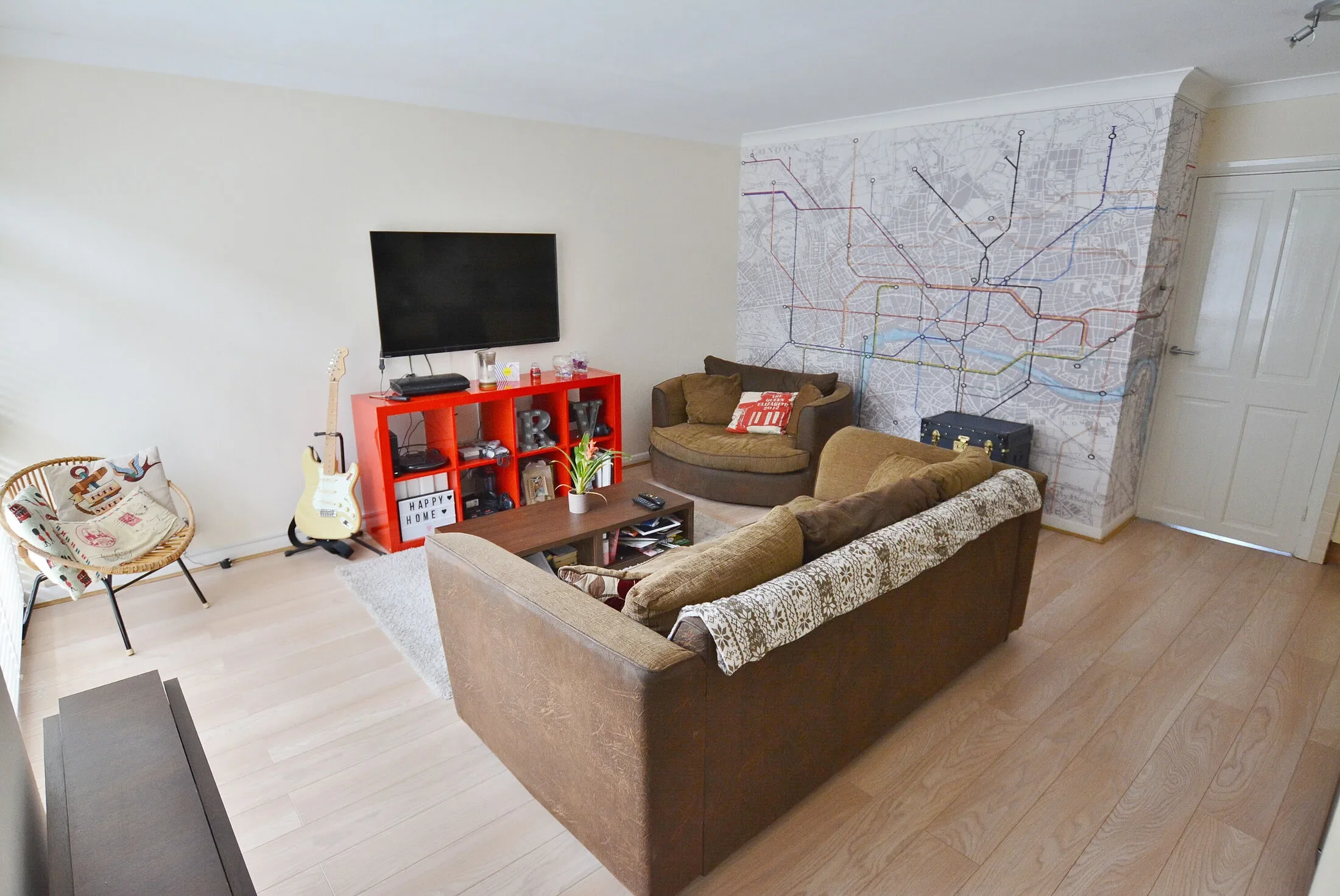 Flat Aldenham Road in Bushey