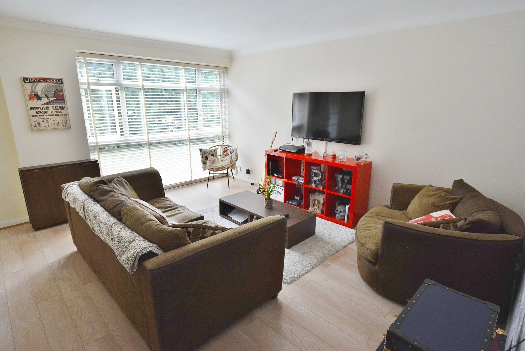 Flat Aldenham Road in Bushey
