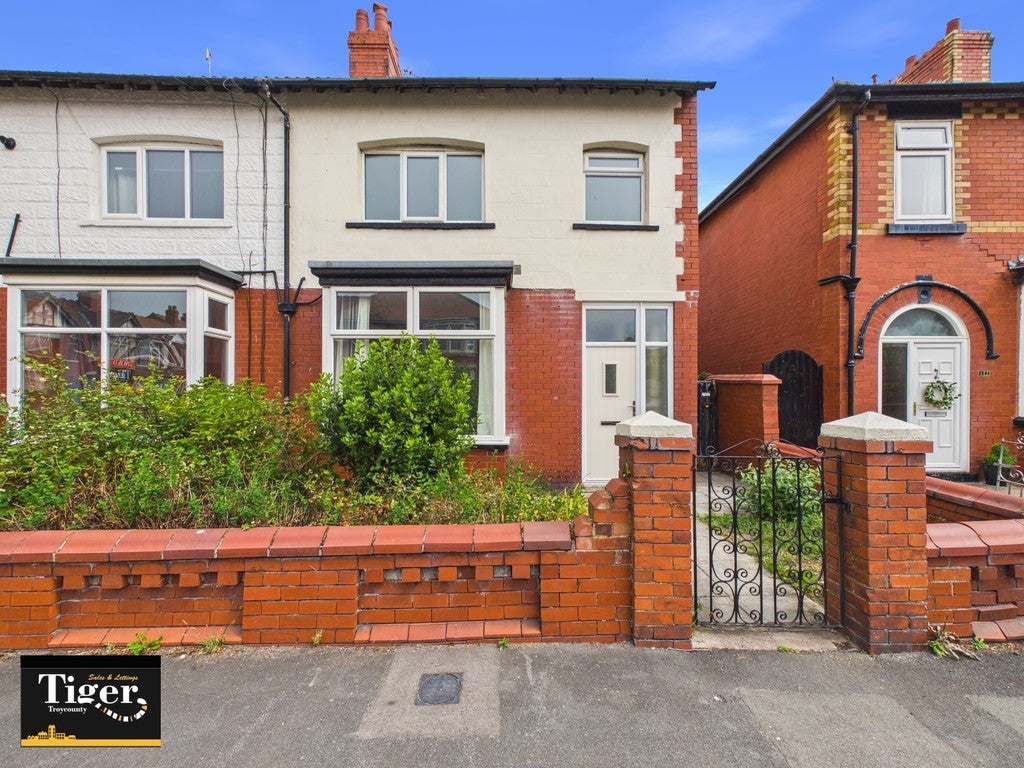 Flat Harley Road in Blackpool