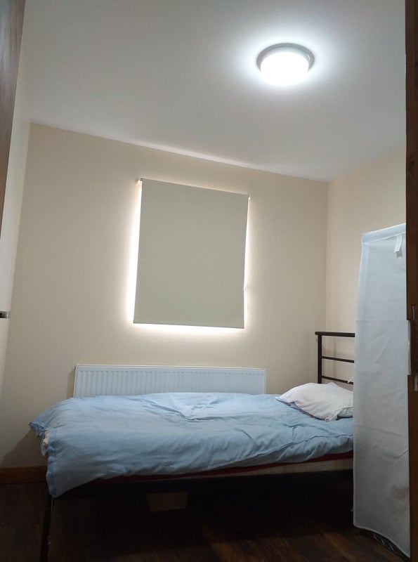 Room Altmore Avenue in Greater London