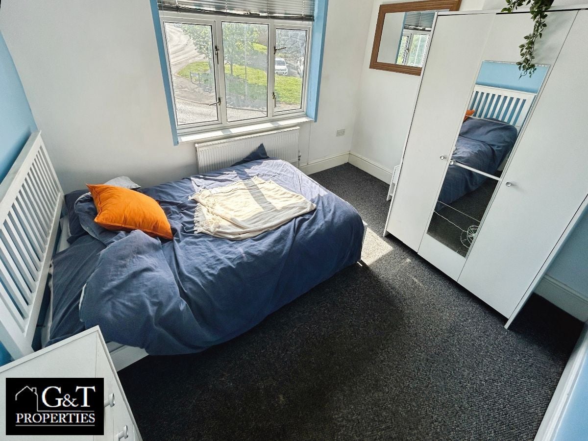 Room Maypole Hill in Dudley