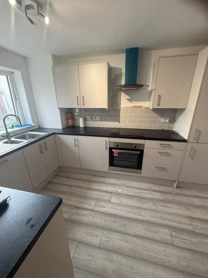 Room Saxon Walk in Greater London