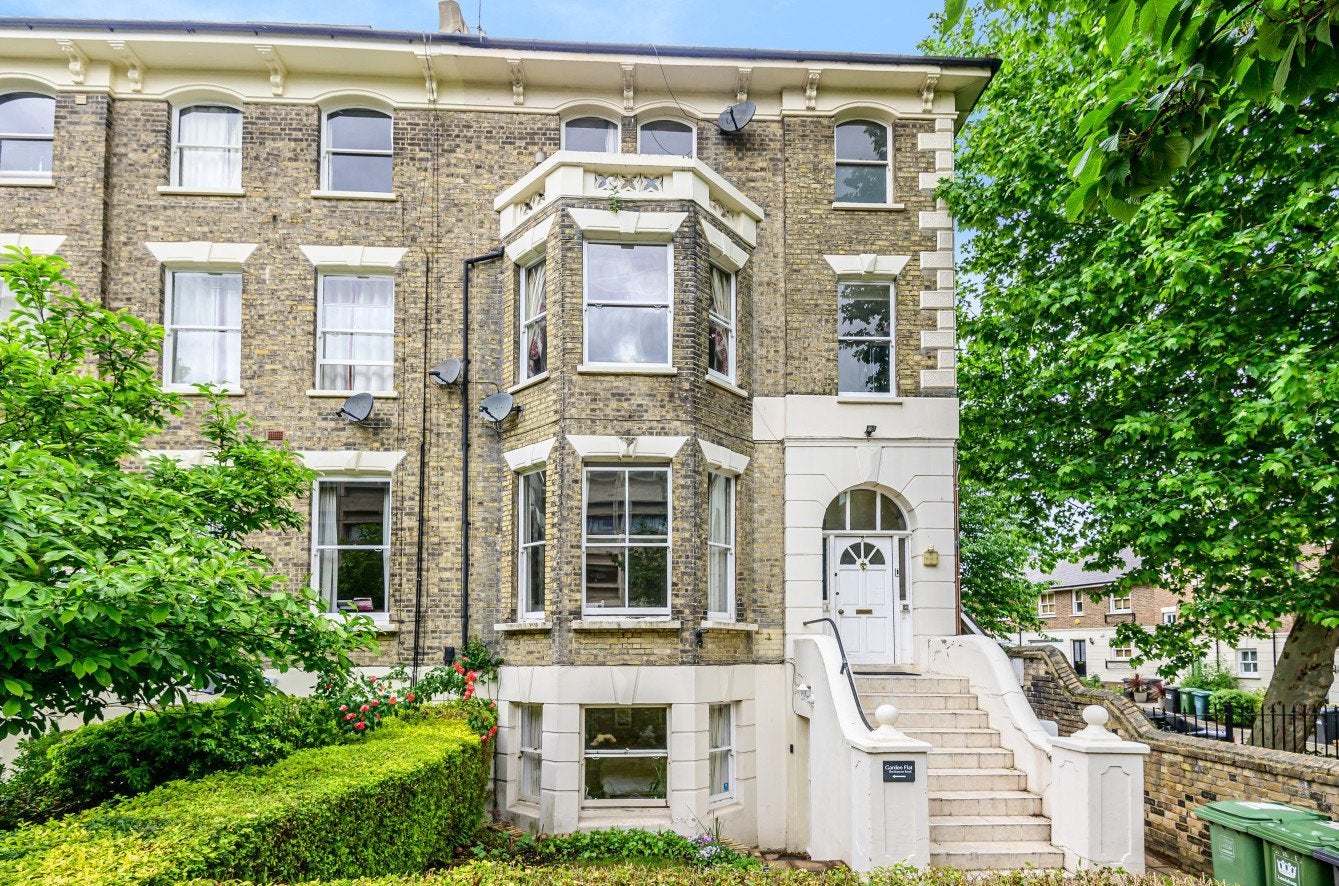 Flat Breakspears Road in Greater London