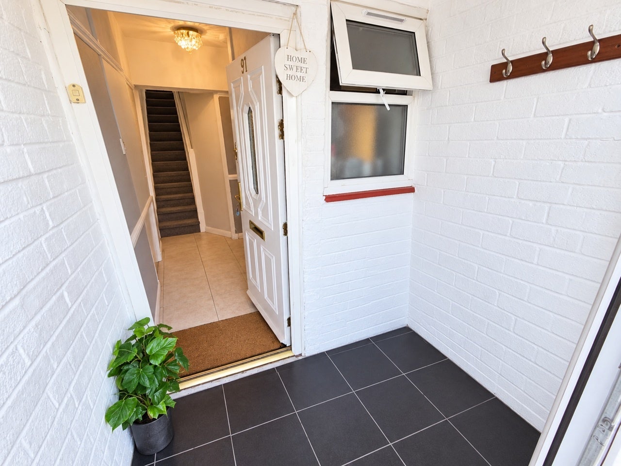 Flat Charlton Crescent in Greater London