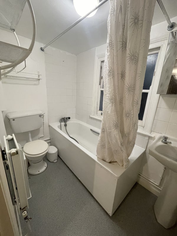 Room Beresford Road in Greater London