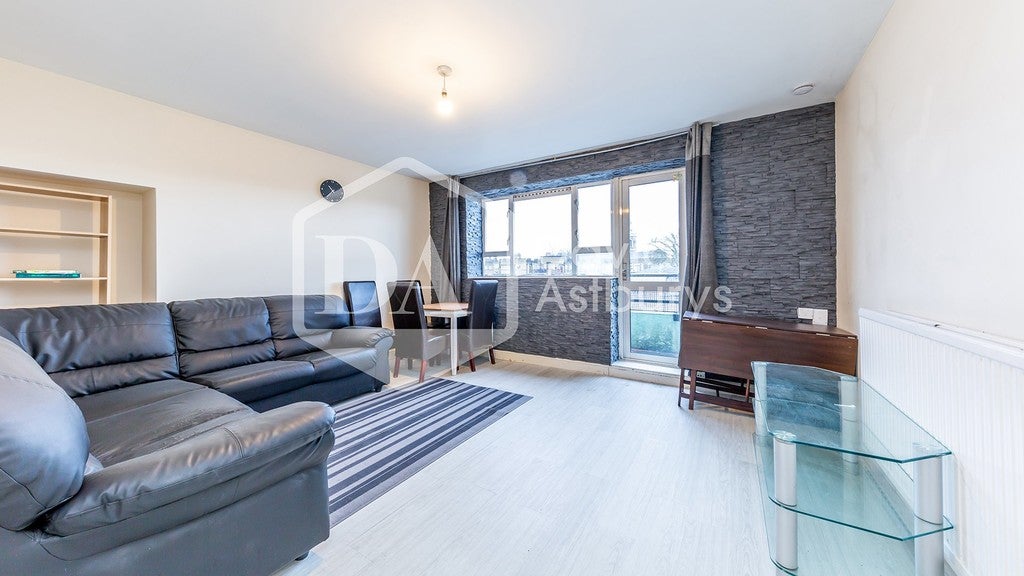 Flat Elliott's Place in Greater London