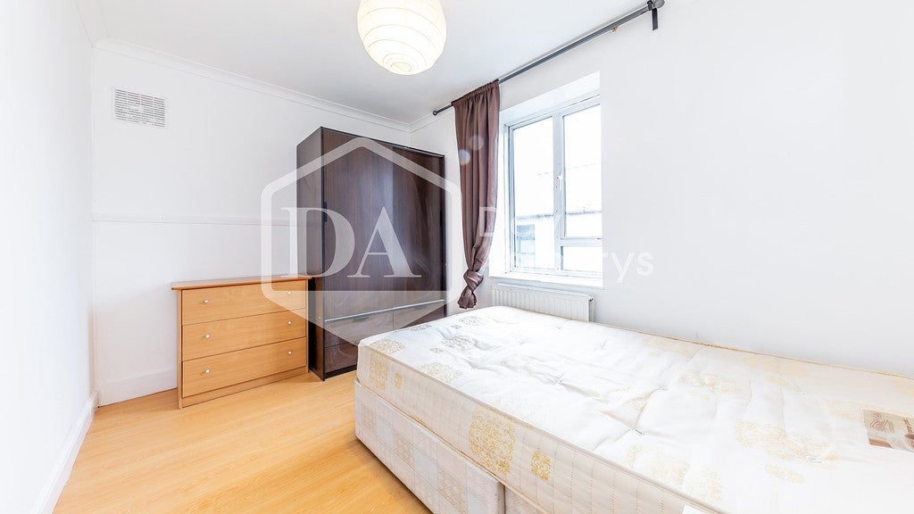 Flat Elliott's Place in Greater London
