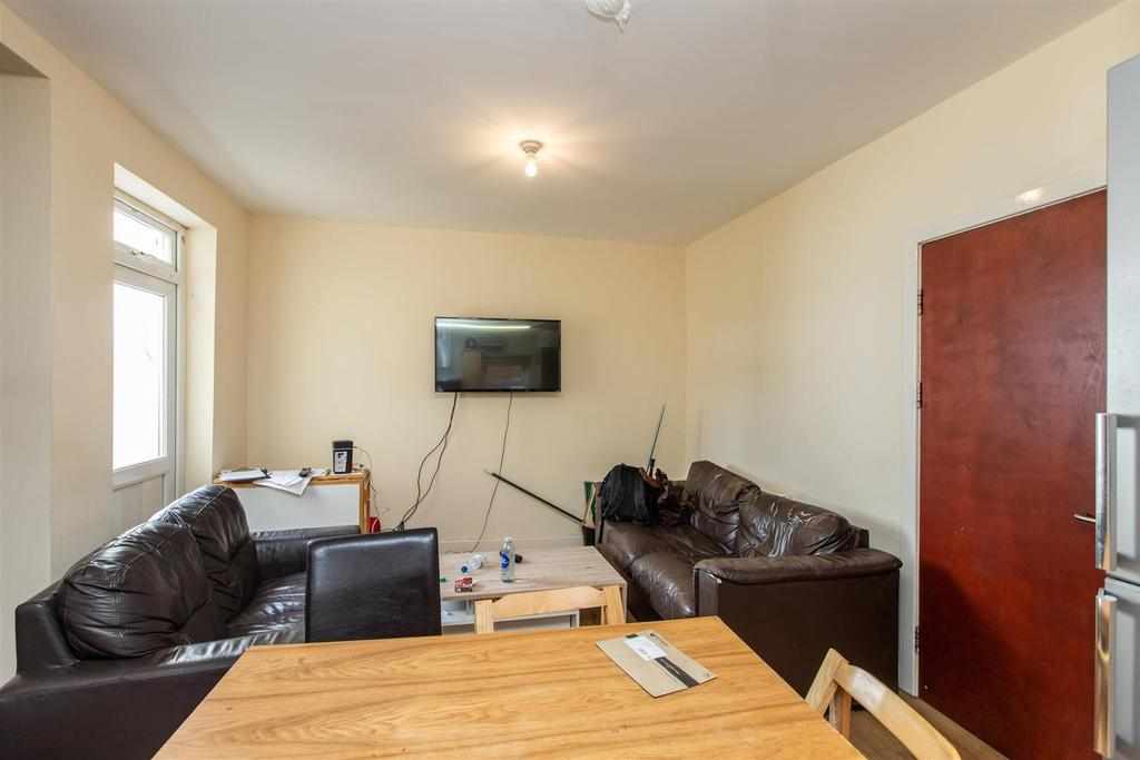 Flat Bournbrook Road in Birmingham