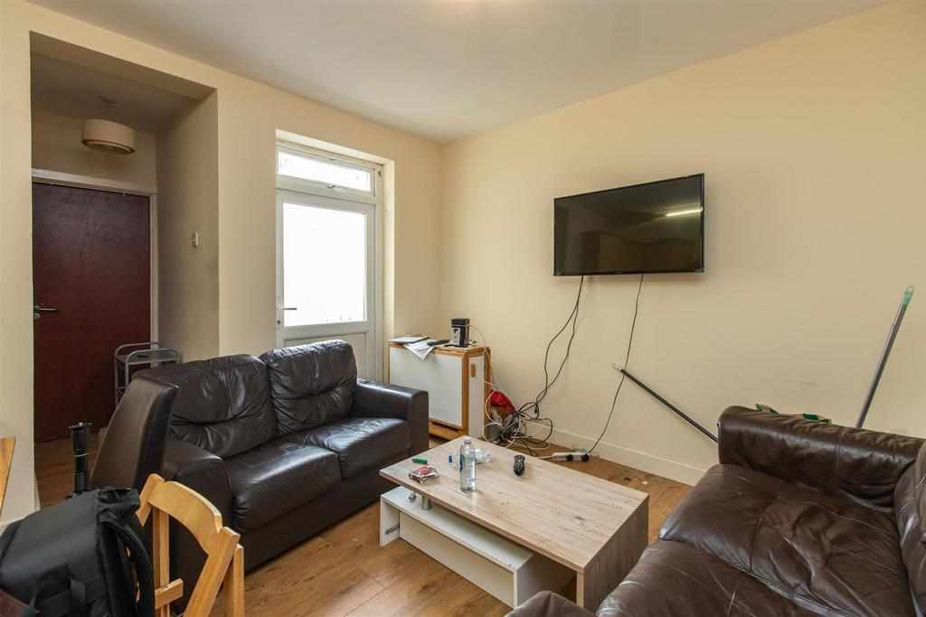 Flat Bournbrook Road in Birmingham