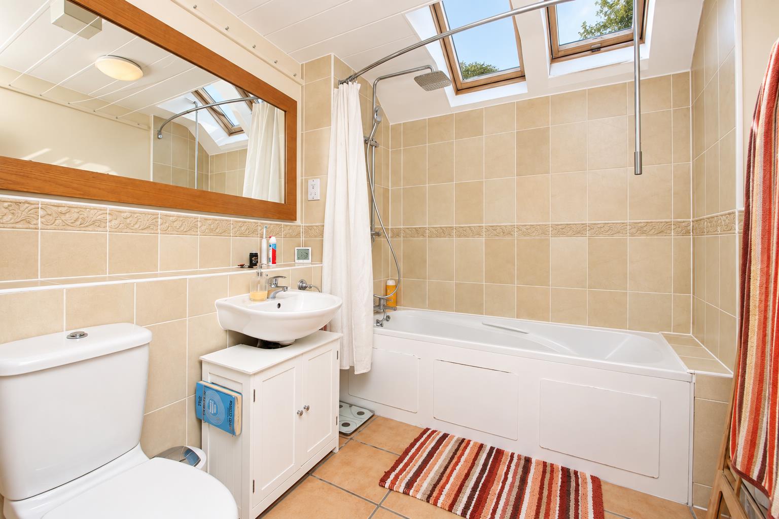 Flat Woodall Close in Milton Keynes
