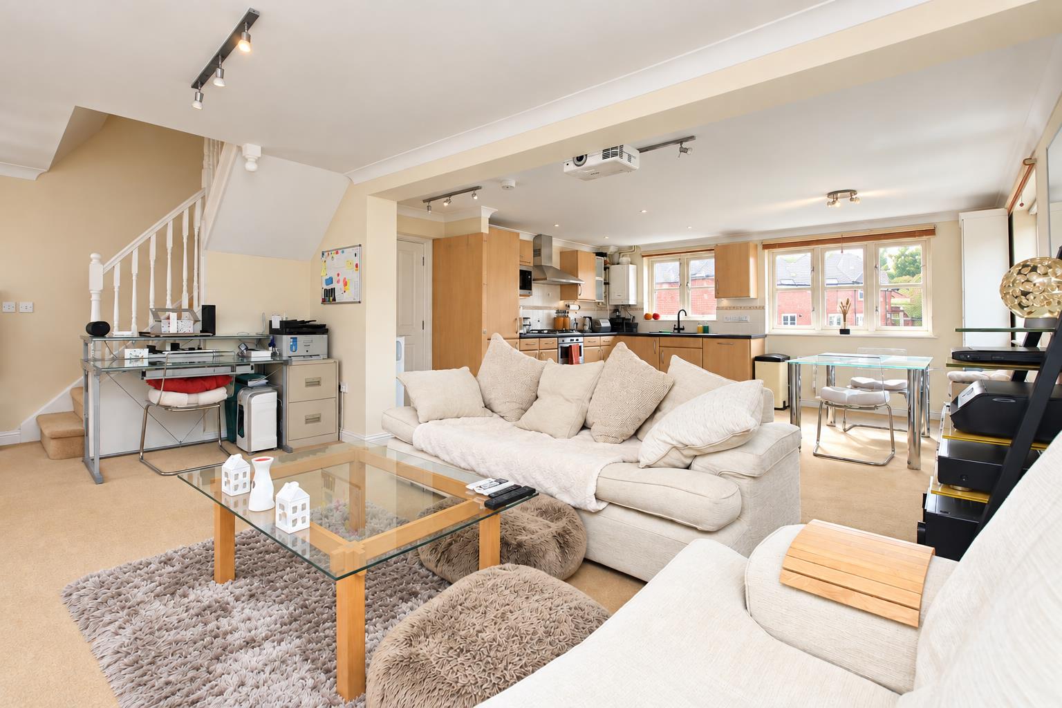 Flat Woodall Close in Milton Keynes