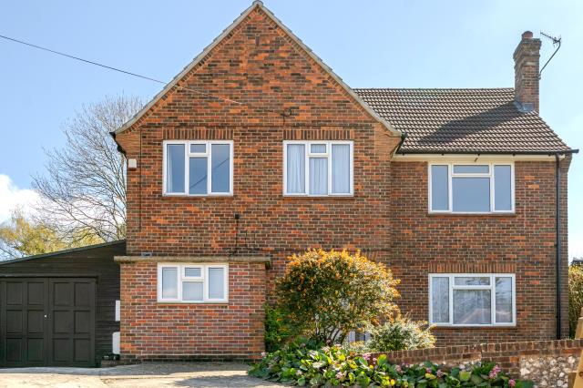 House Desborough Avenue in High Wycombe