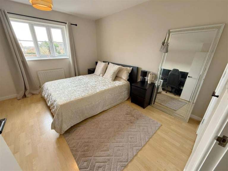 Flat Waterloo Social Sidings in Greater London