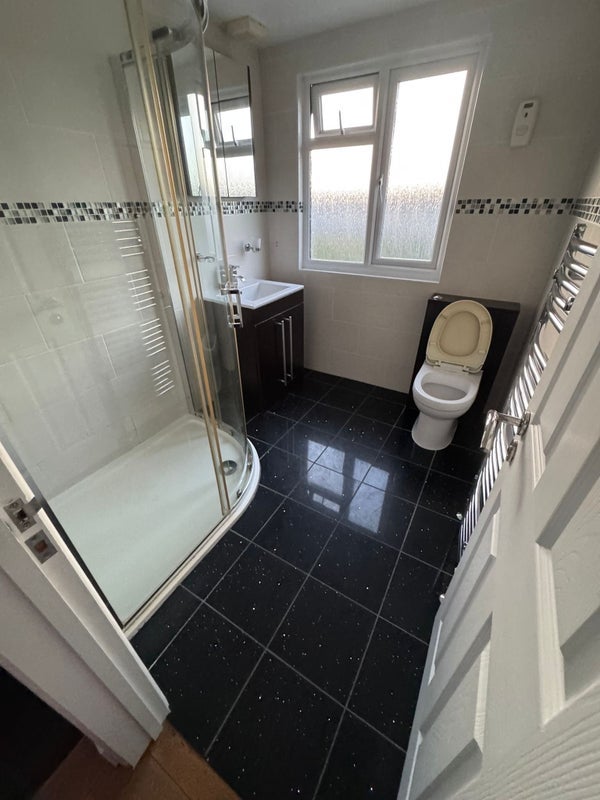 Room Westward Road in Greater London