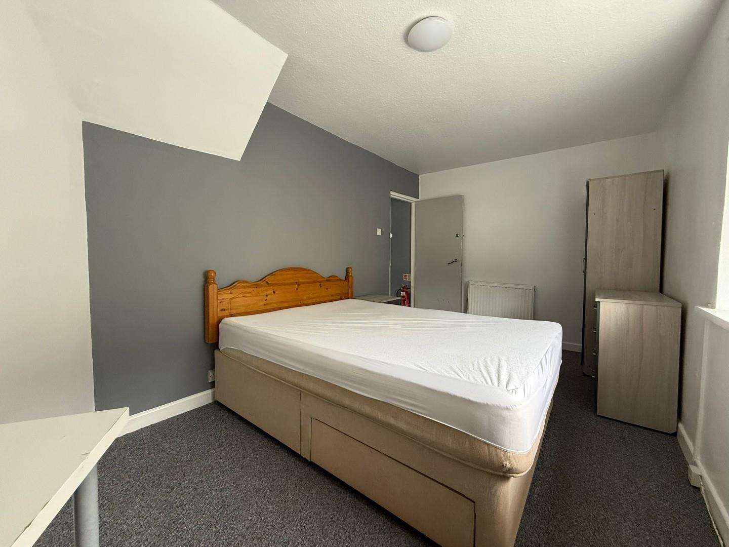 Room Sydney Street in Plymouth