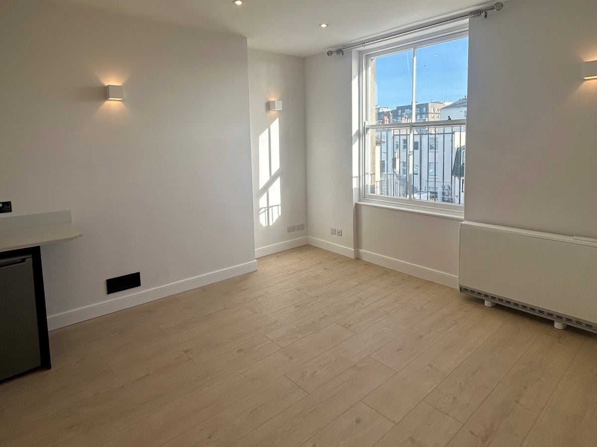 Flat Lansdowne Place in Hove