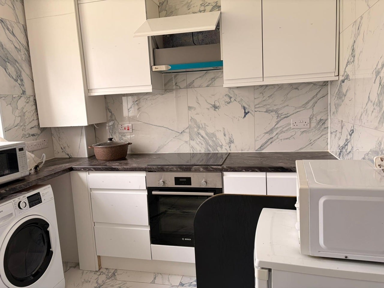 Flat Robsart Street in Greater London