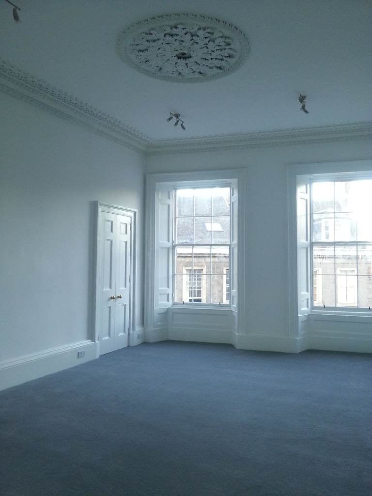 Flat Bernard Street in City of Edinburgh
