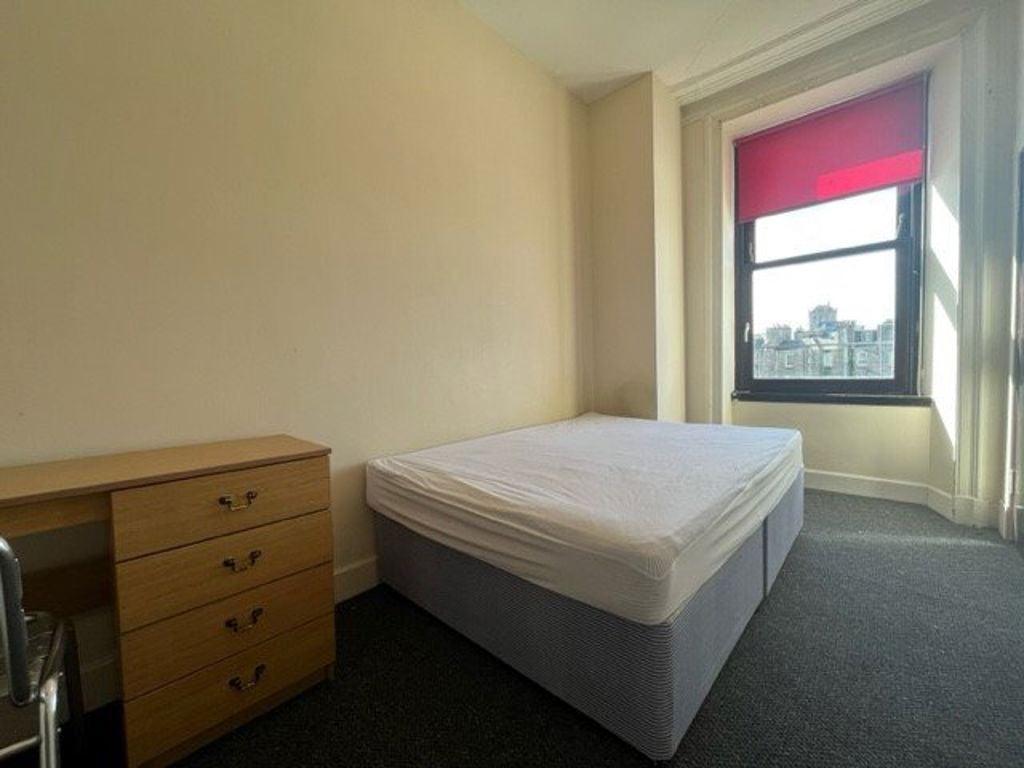 Room Commercial Street in Dundee