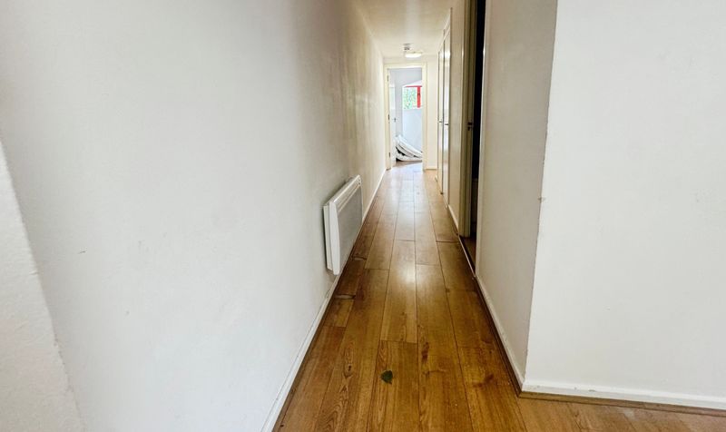 Flat Eleanor Way in Waltham Cross