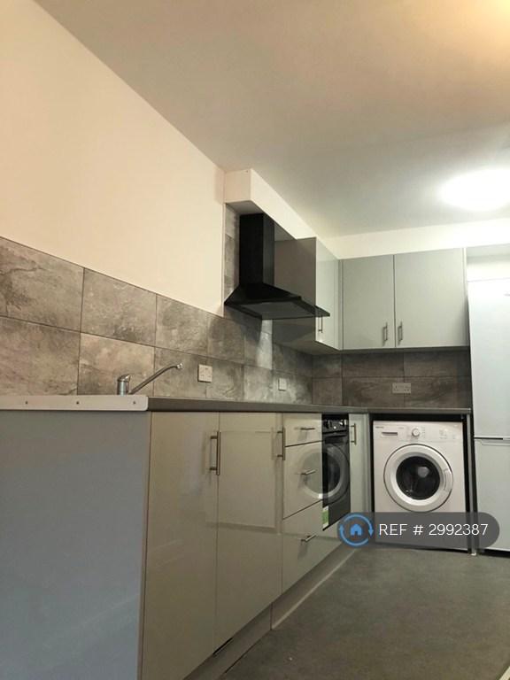 Flat Willoughby Court in Peterborough