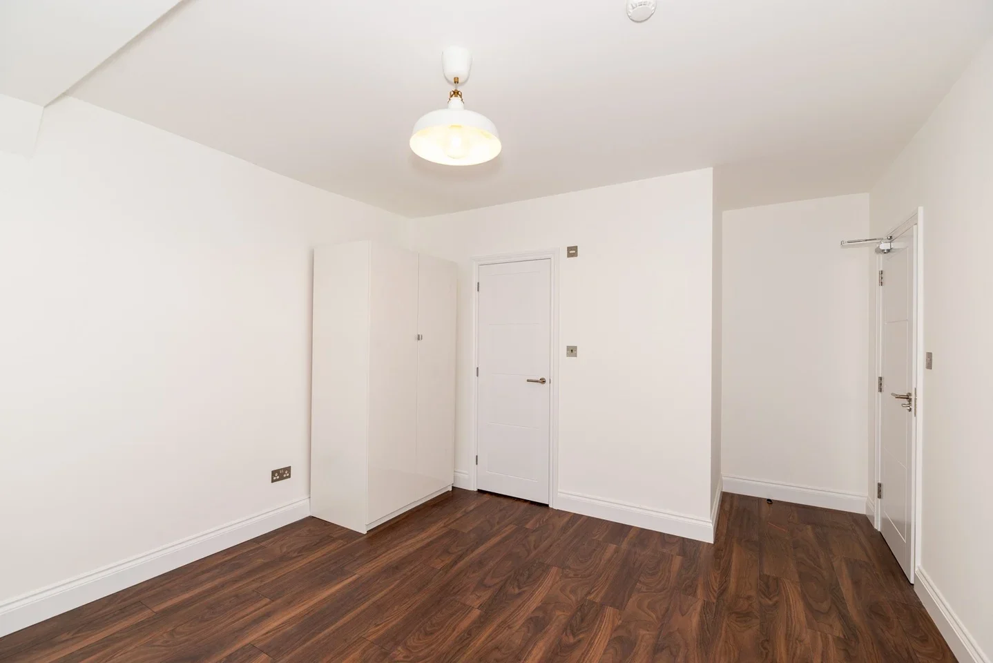 Room Davidson Road in Greater London
