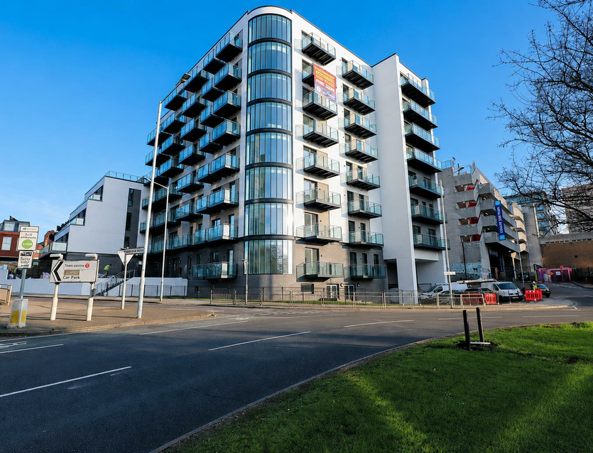 Flat Mercer Walk in Greater London