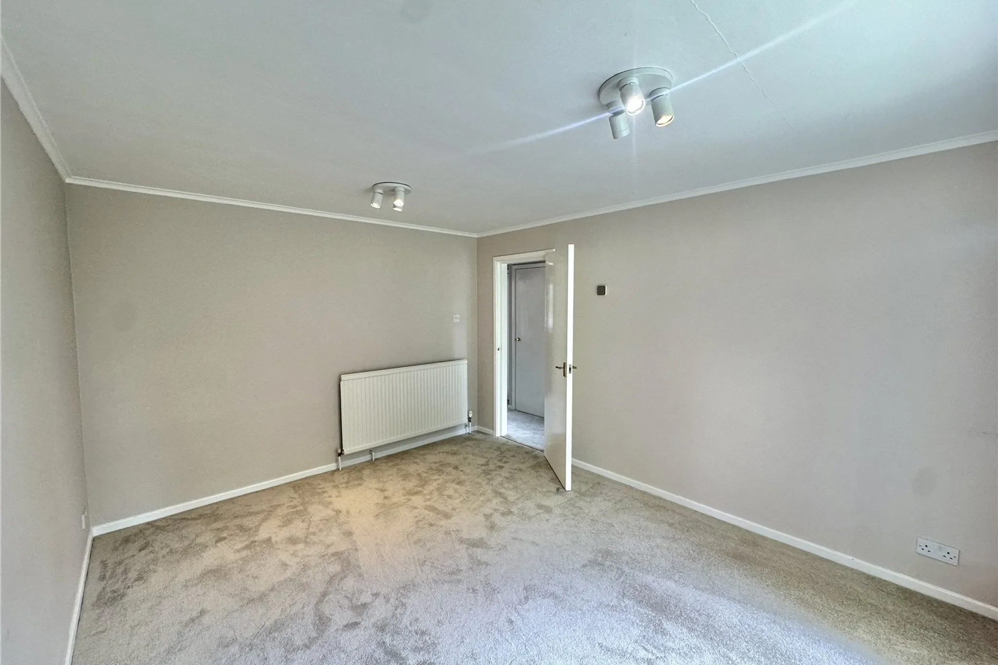 Flat Newberries Avenue in Hertsmere